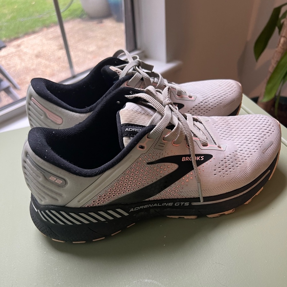 Brooks Women's Adrenaline GTS Shoes - White and Black